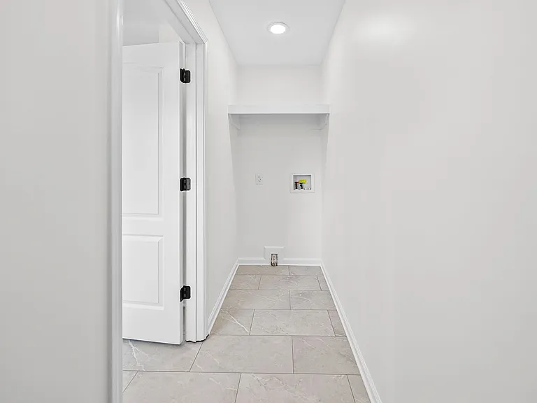 270 Harold Dr — Photo 17