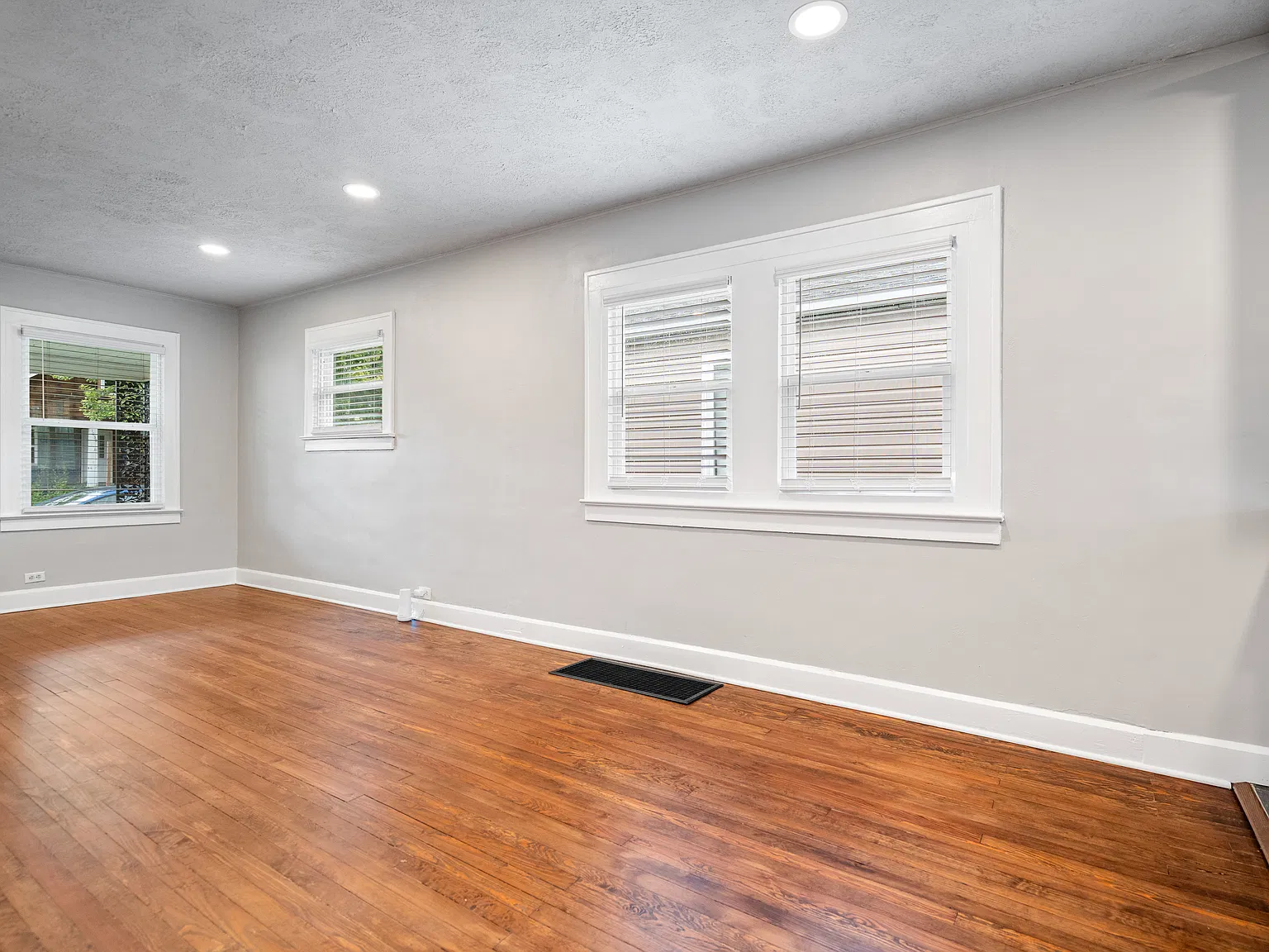 2 bed, 1560 sqft, $1,650 — Photo 4