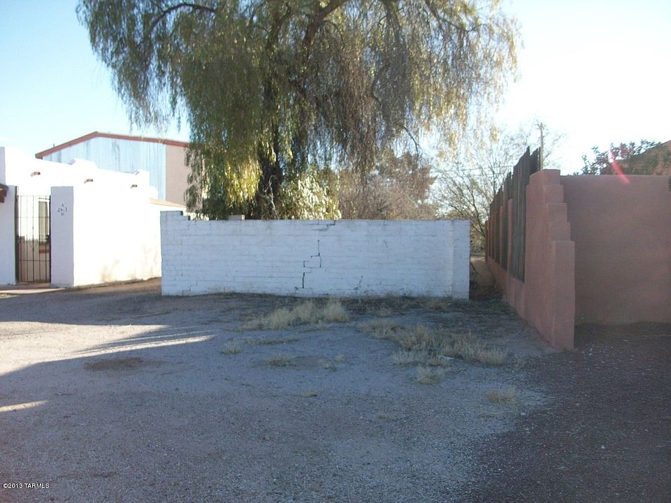 1st image of 2510 N Goyette Ave #22