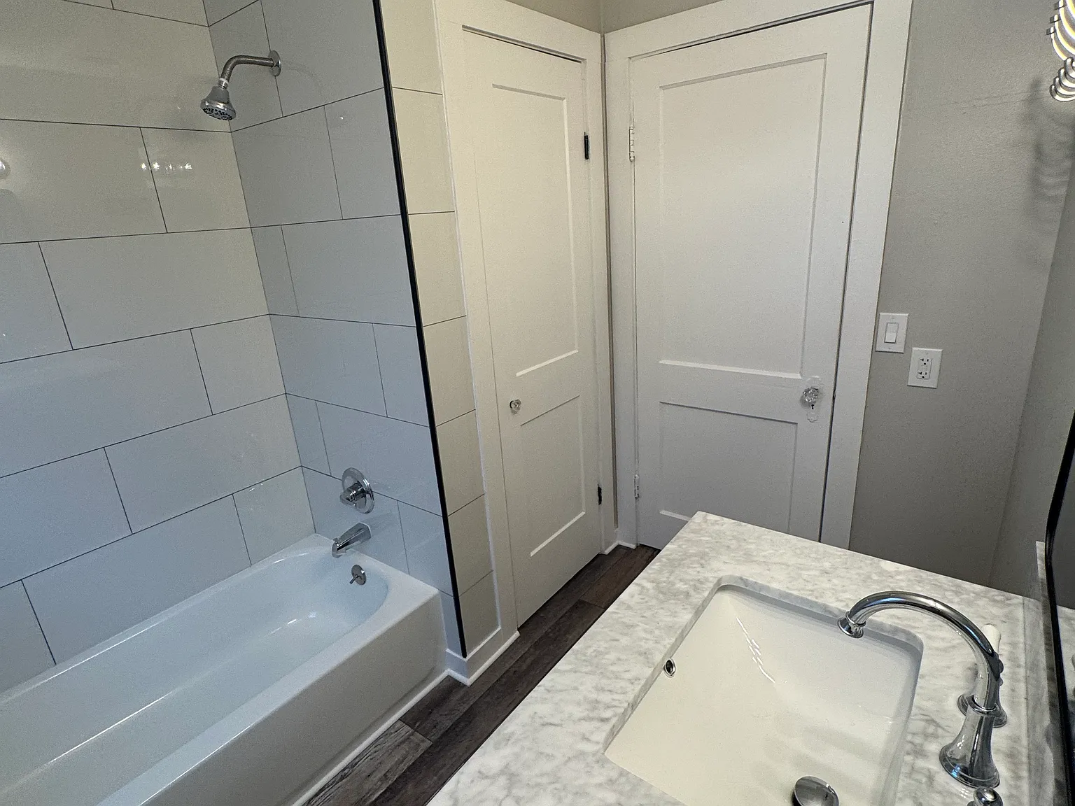 1615 Goodyear Ave — Photo 4