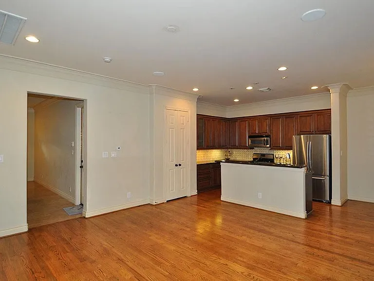1412 Alabama St — Photo 6