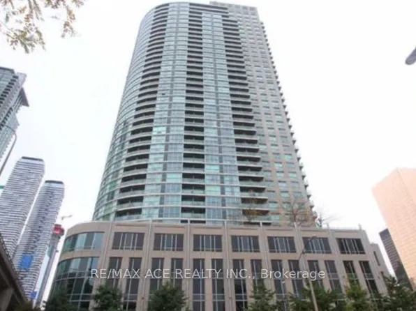 18 Yonge St, Toronto, ON