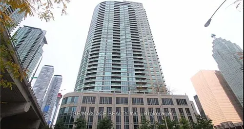 18 Yonge St Photo 1