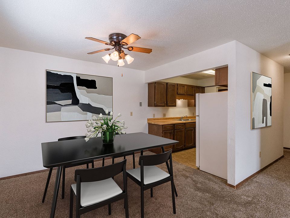 Fargo, ND Plumtree Apartments | Dining