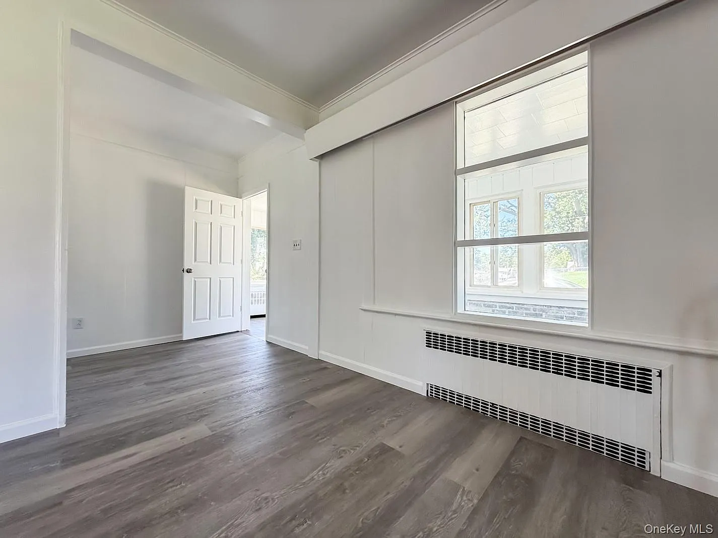 3 bed, 2.0 bath, 1950 sqft, $4,200 — Photo 3