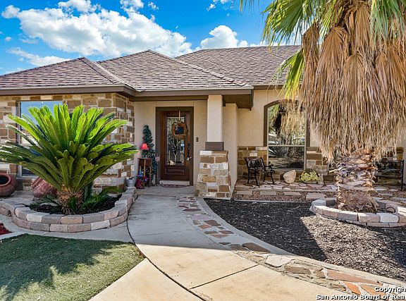 2nd image of 1847 Vista View Dr