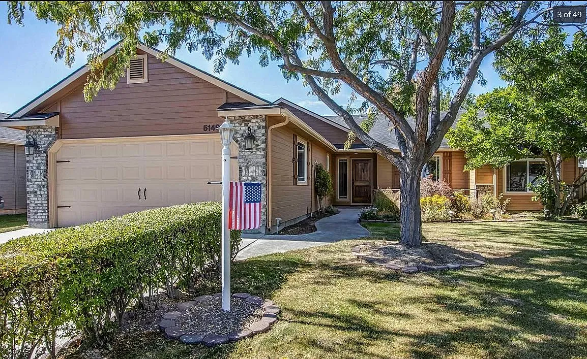 4 bed, 1700 sqft, $2,700 — Photo 3