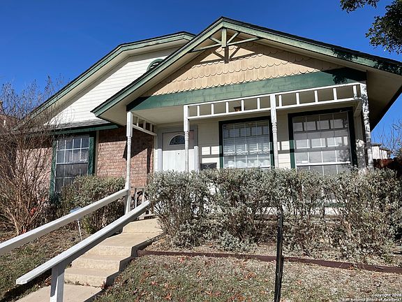 3rd image of 720 GARDEN MEADOW DR
