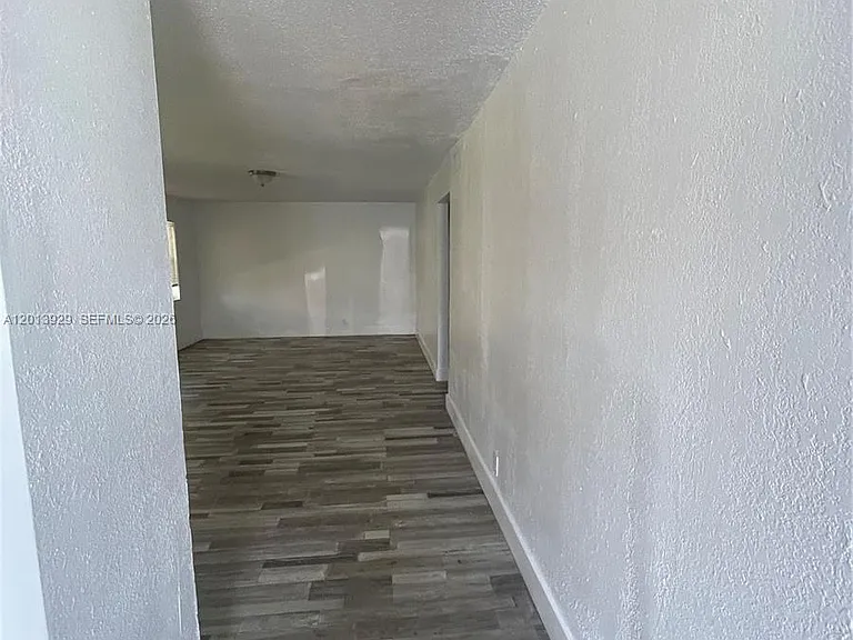 1532 SW 5th Pl #A1 — Photo 2