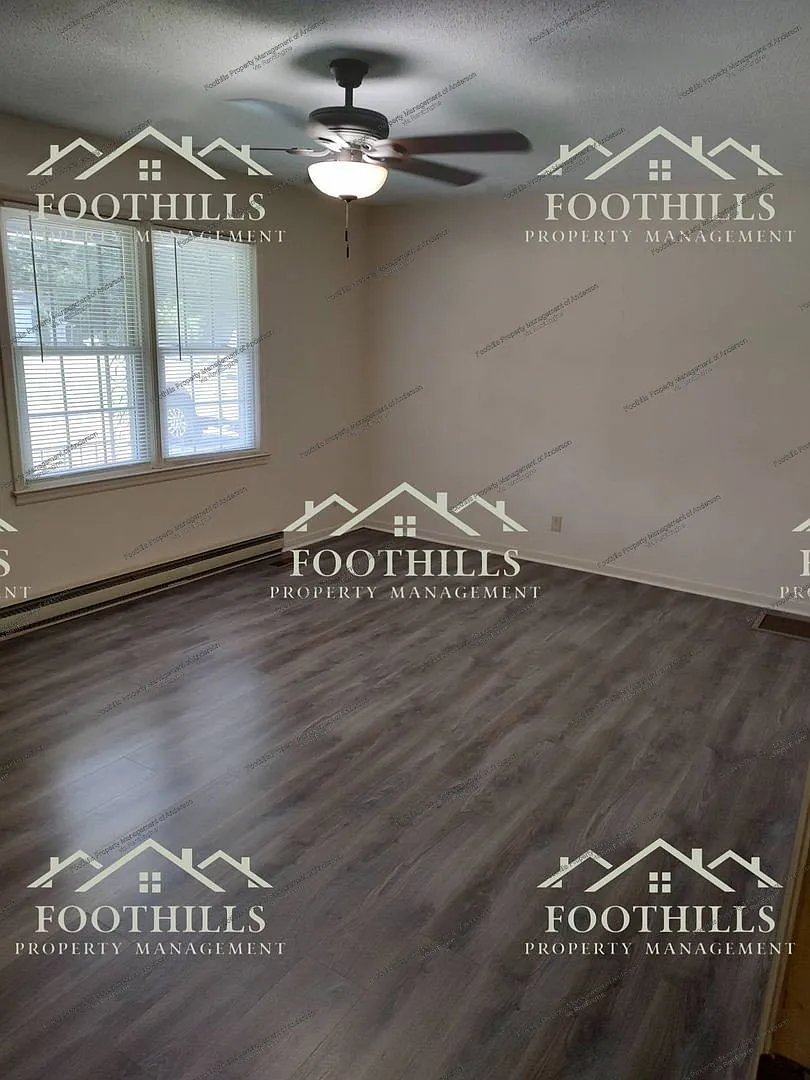 3 bed, 1.5 bath, $1,395 — Photo 3