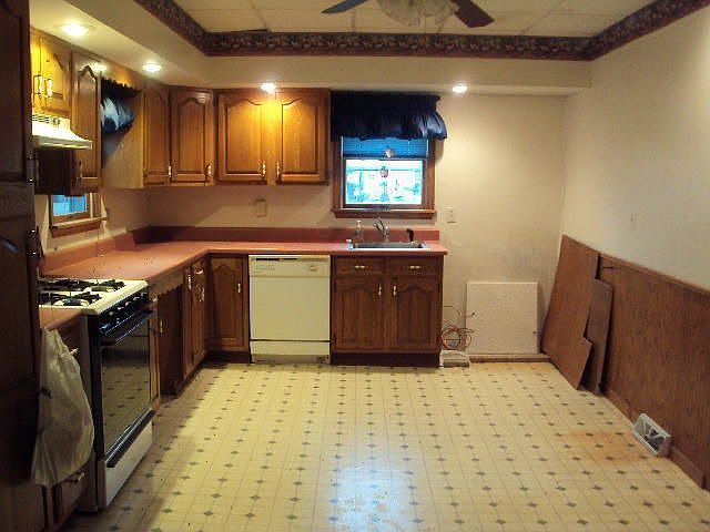 2nd image of 1558 65th St