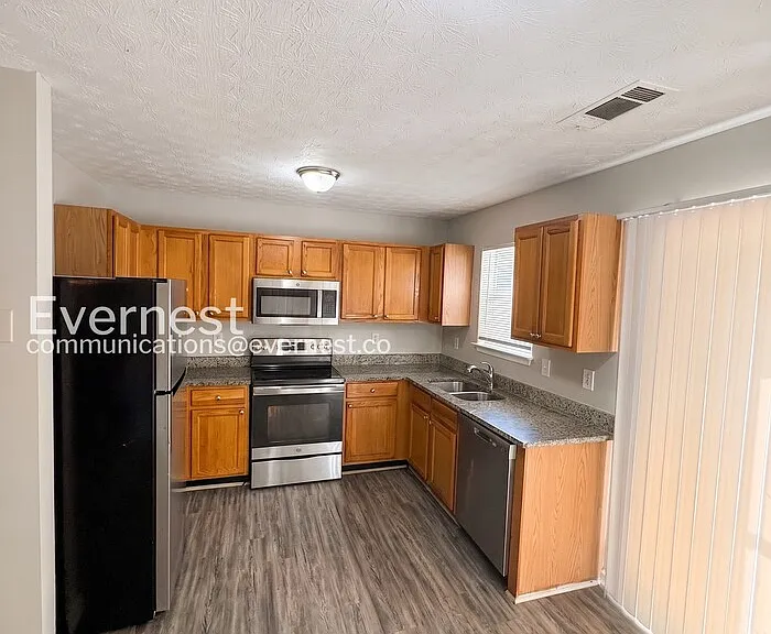 7035 Setters Way — Photo 4
