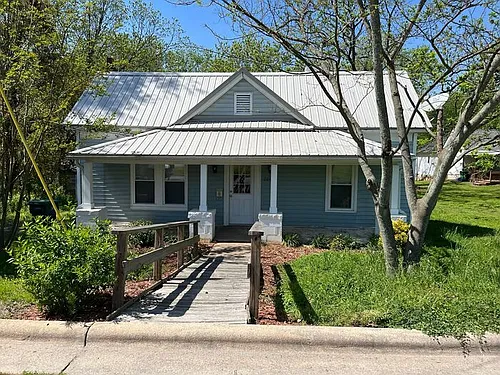 206 Wall St Photo 1