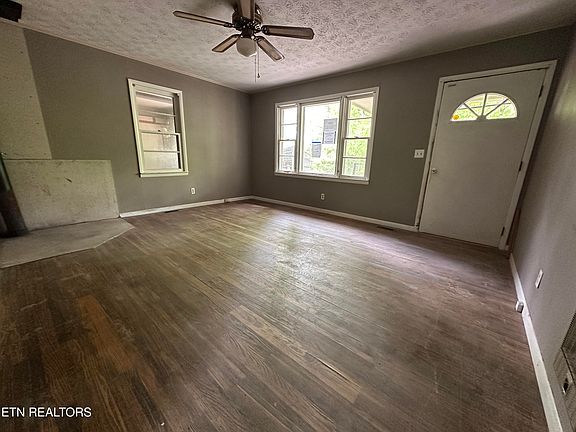 4th image of 530 Boone Ridge Rd