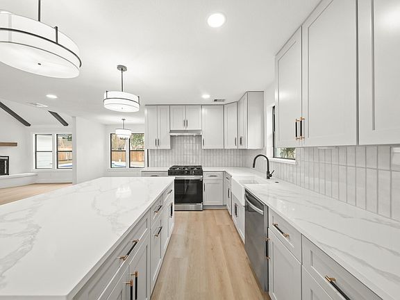5th image of 6102 Knollview Dr
