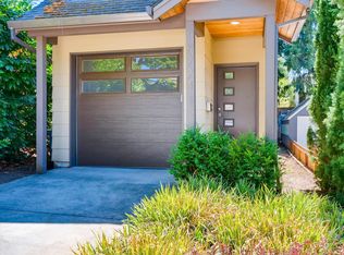 5724 SE Stark St, Portland, OR 97215