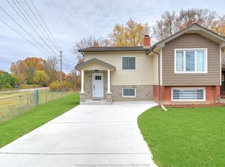 820 Bouffard Rd #A, Lasalle, ON N9J 1G6