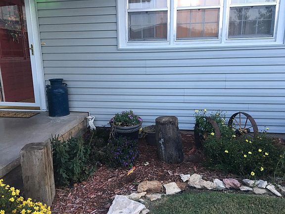 3rd image of 1303 N Carlton Ave