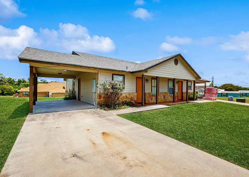 104 Ironway Dr
