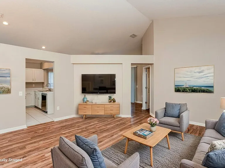 1010 Cristelle Jean Dr — Photo 4