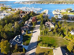 830 Ridgeway Dr, Sturgeon Bay, WI 54235