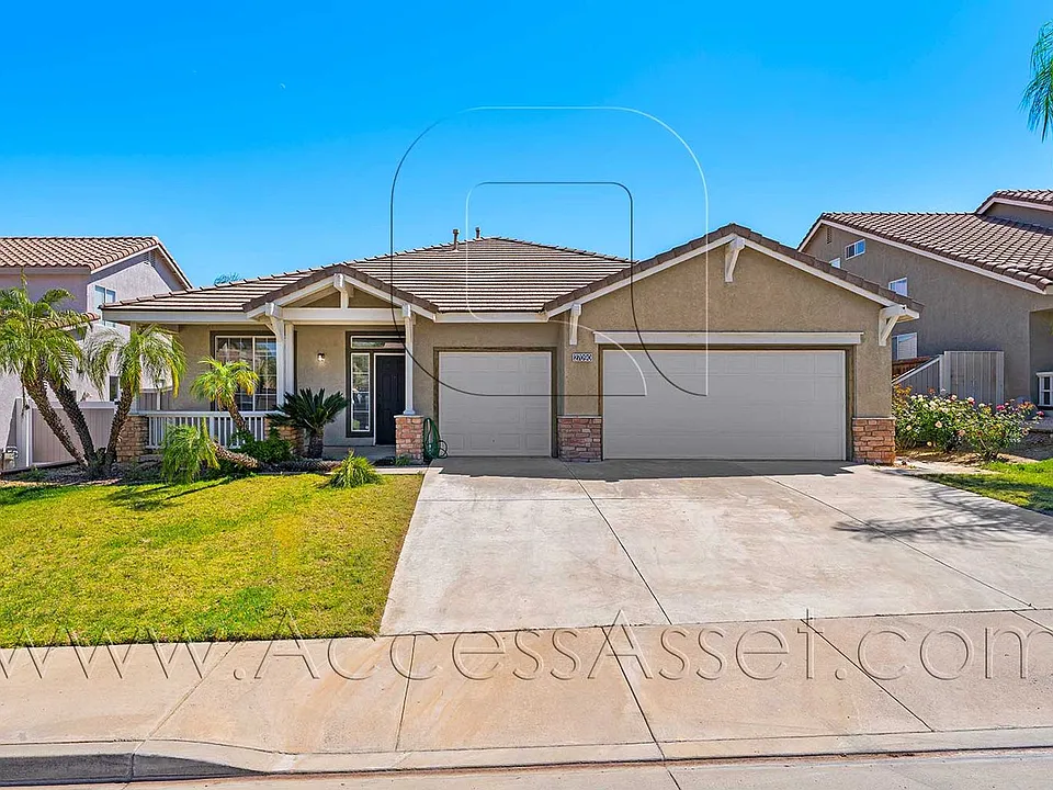 27090 Adelanto Dr