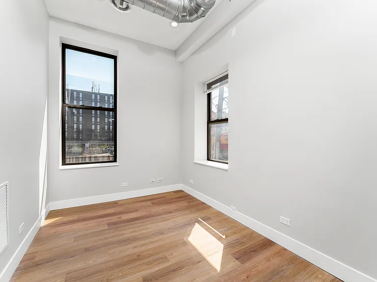 1219 W Devon Ave #203 — Photo 9