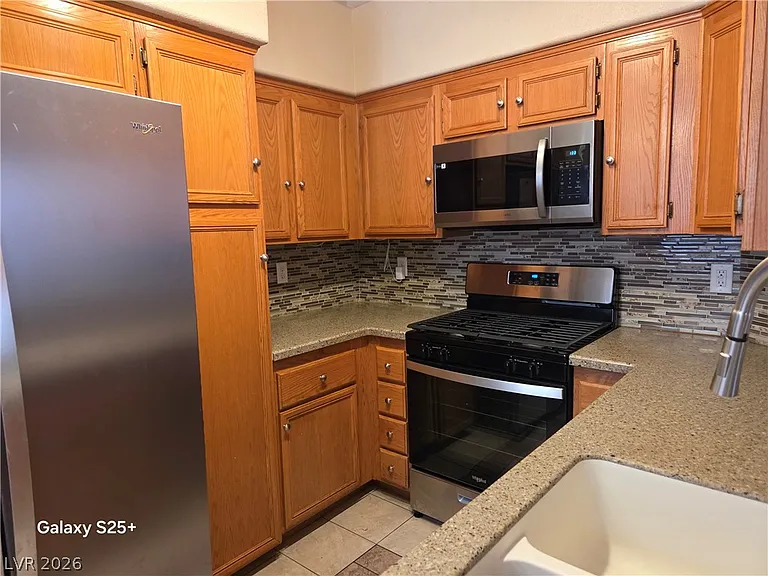 7428 Fencerow St — Photo 11