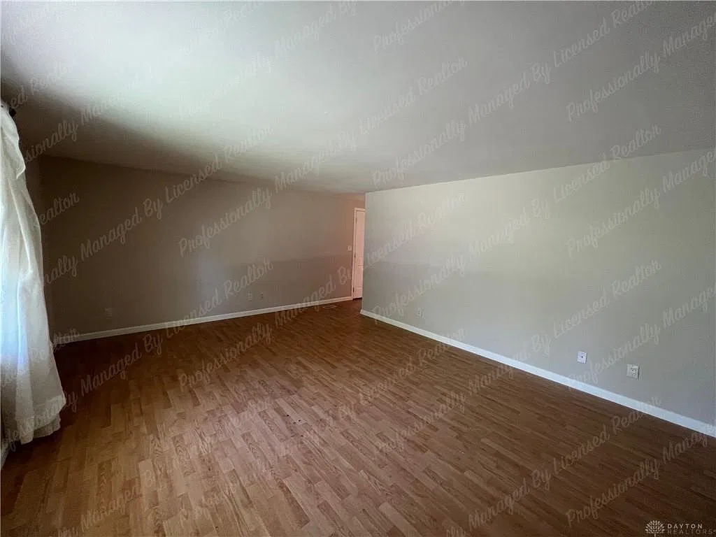 3 bed, 2.0 bath, 1660 sqft, $1,950 — Photo 4