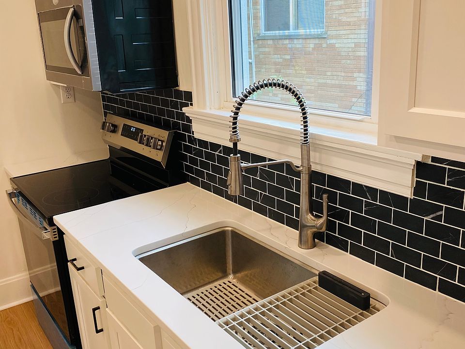 1st image of 3515 Woodbine Ave