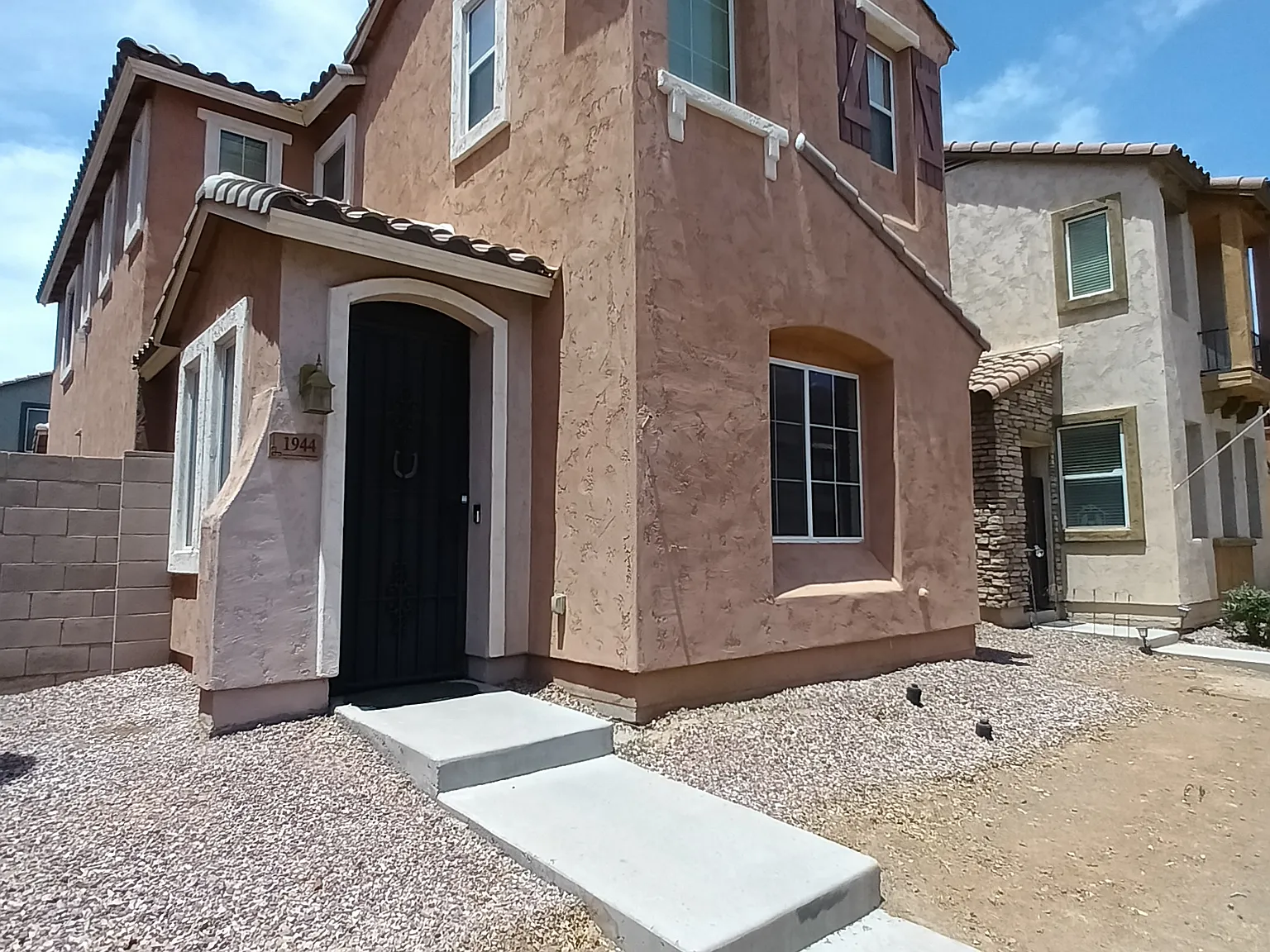 N 77th Gln, Phoenix — Photo 1