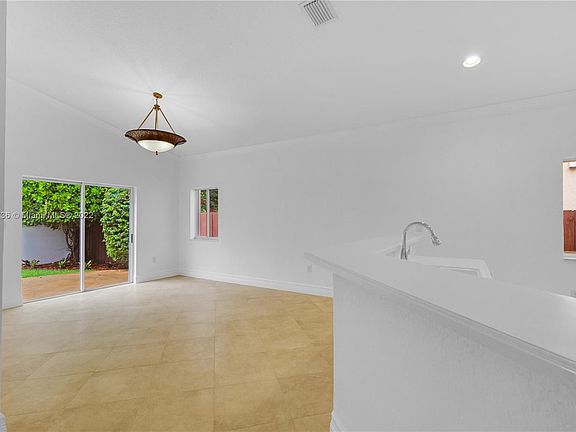 4th image of 5323 NW 111th Ct