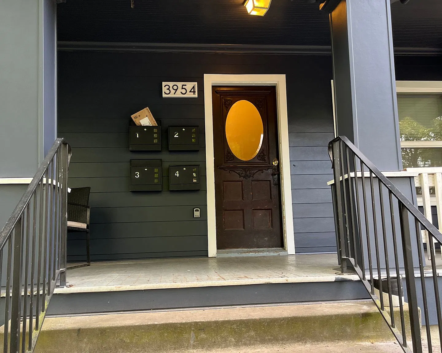 Ideal location in a Classic PDX 4-Plex! Built in book shelves and charm! — Photo 3