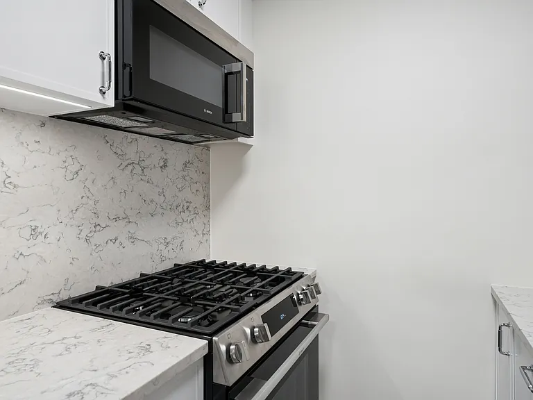 85 E End Ave #1H — Photo 8
