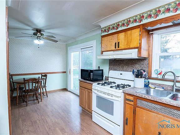 3rd image of 108 W Garfield Ave