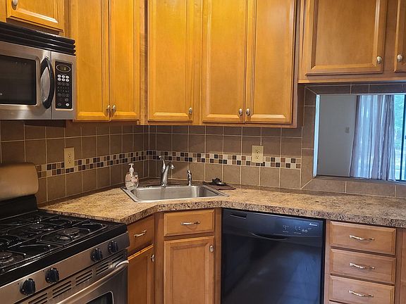 5th image of 78 Cheshire Dr #78