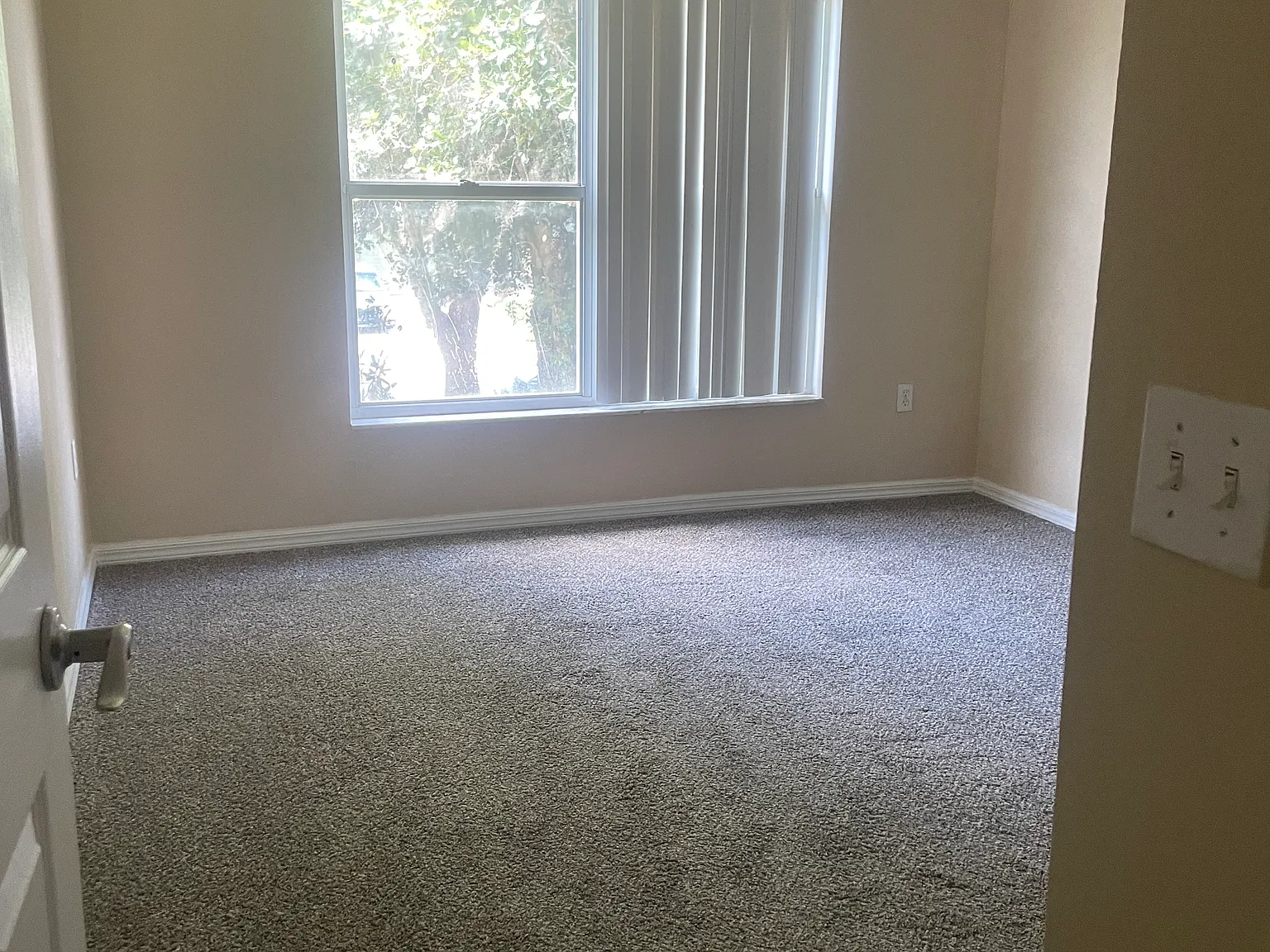 4047 Stonefield Dr — Photo 2