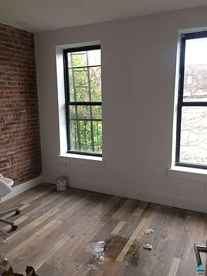 Rented by EXR | media 12