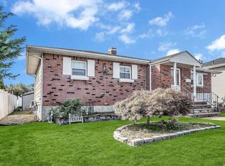 2730 Bayview Ave, Wantagh, NY 11793