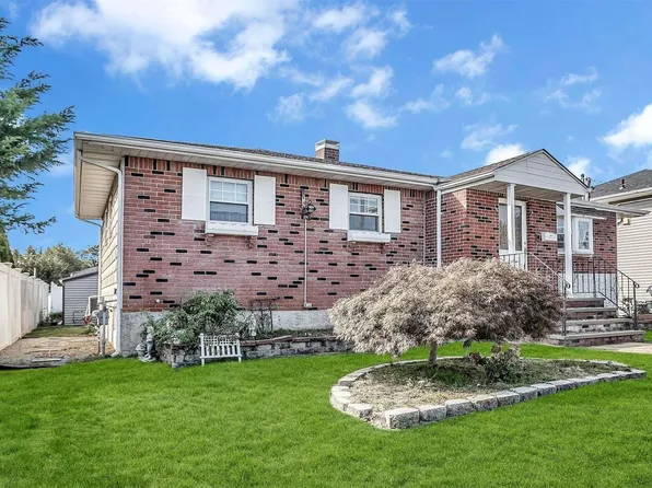 2730 Bayview Avenue, Wantagh, NY 11793