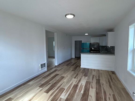 2nd image of 1029 8th Ave