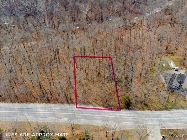 1194 Kays Point Rd #4, Lake Ozark, MO 65049