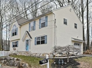 36 Mountainview Ave, Mount Arlington, NJ 07856