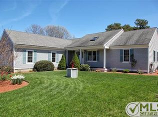 10 Rivers Edge Rd, Waquoit, MA 02536