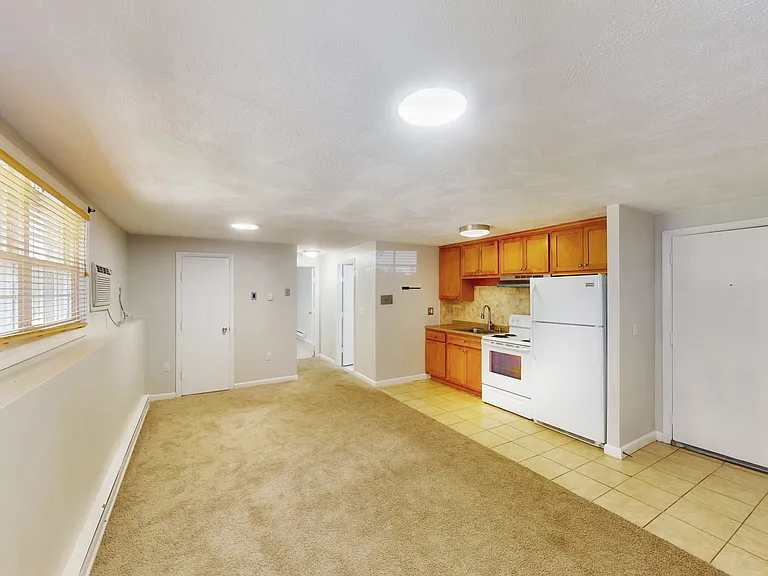 107 Oak Ln #3 — Photo 1