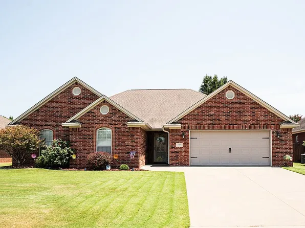 3950 Shiloh Manor Dr, Russellville, AR 72802