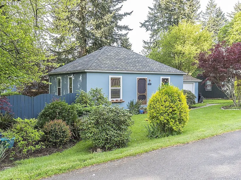 3008 SW Maricara St — Photo 2