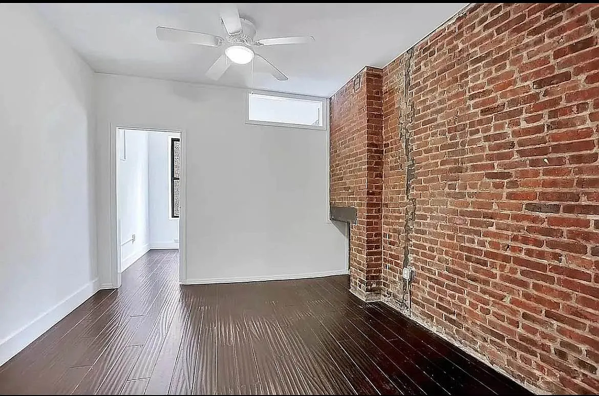 Building Photo - 640 10th Ave #5S