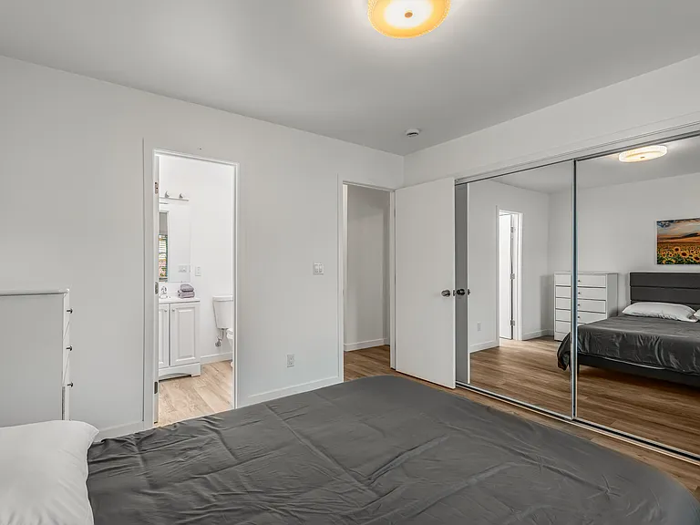 1136 7th Pl — Photo 12