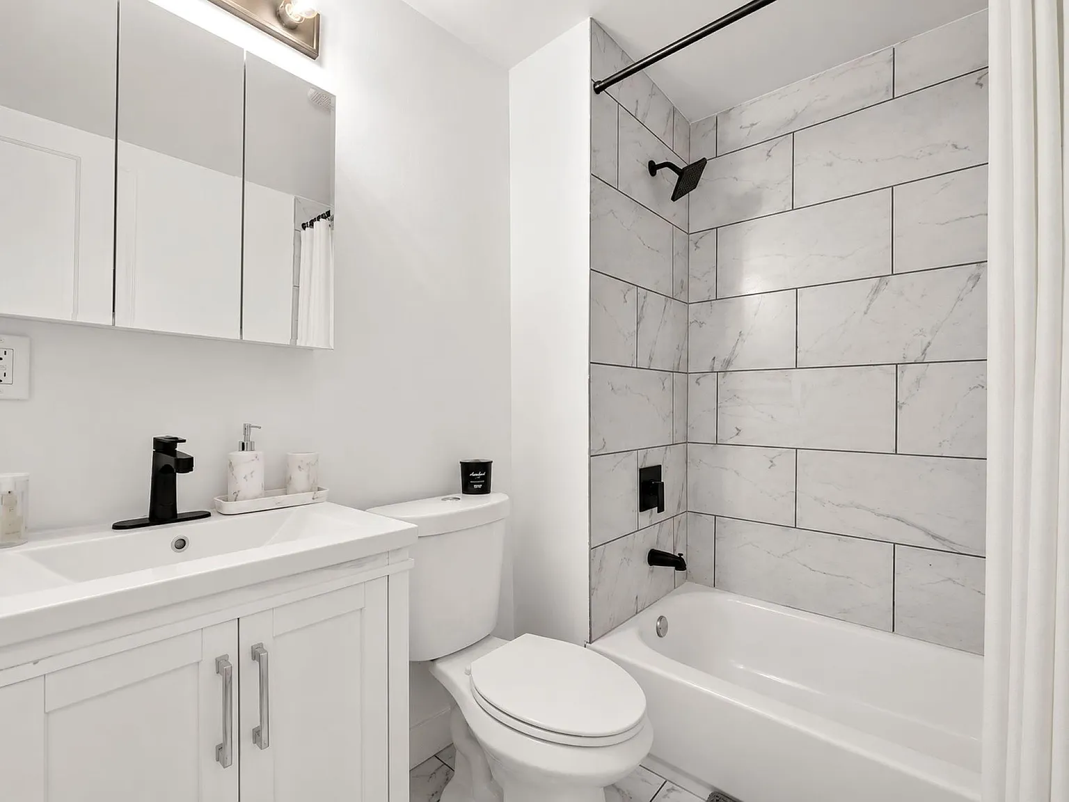 4 bed, 3.5 bath, 1627 sqft, $754 — Photo 4